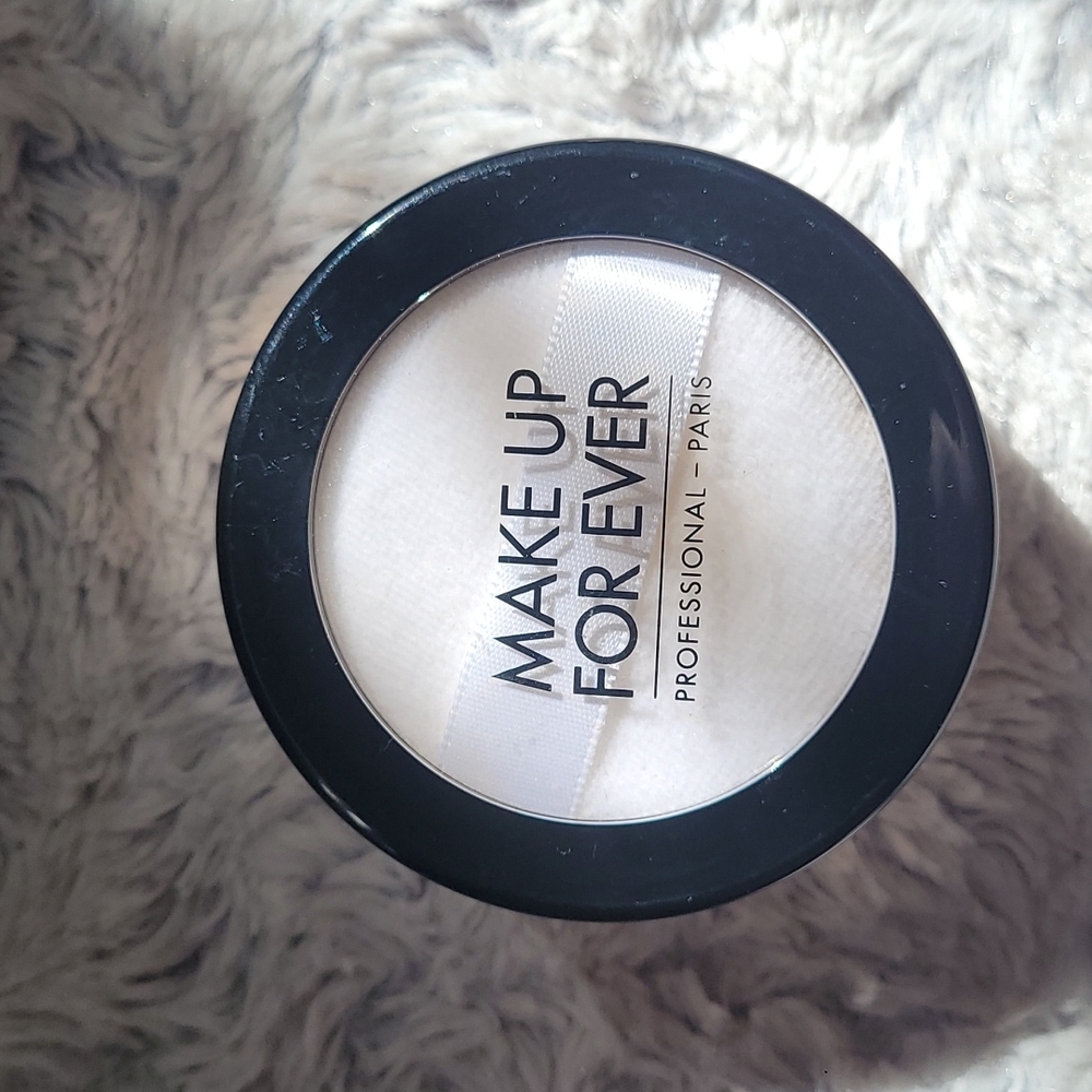 Make up forever super matte loose powder